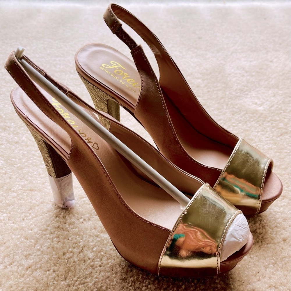 Heels, Gorgeous beige satin w/gold accents by Paula Abdul, size 7